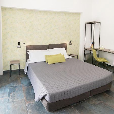 Napul'E 19 Hotel เนเปิลส์ ภายนอก รูปภาพ