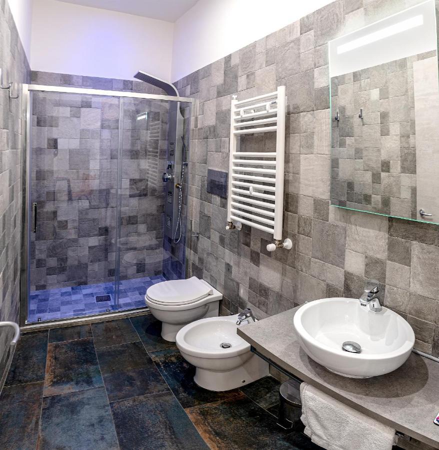 Napul'E 19 Hotel เนเปิลส์ ภายนอก รูปภาพ