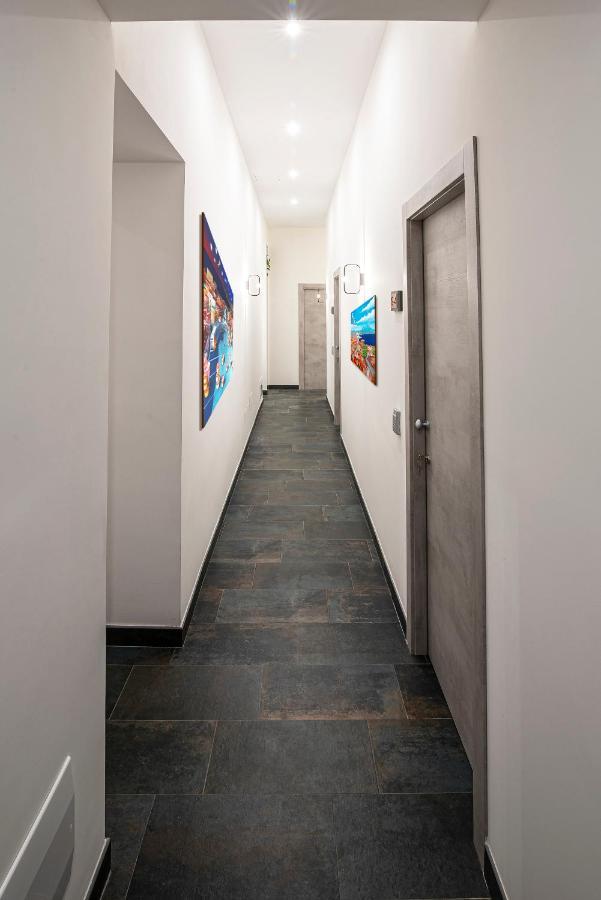 Napul'E 19 Hotel เนเปิลส์ ภายนอก รูปภาพ