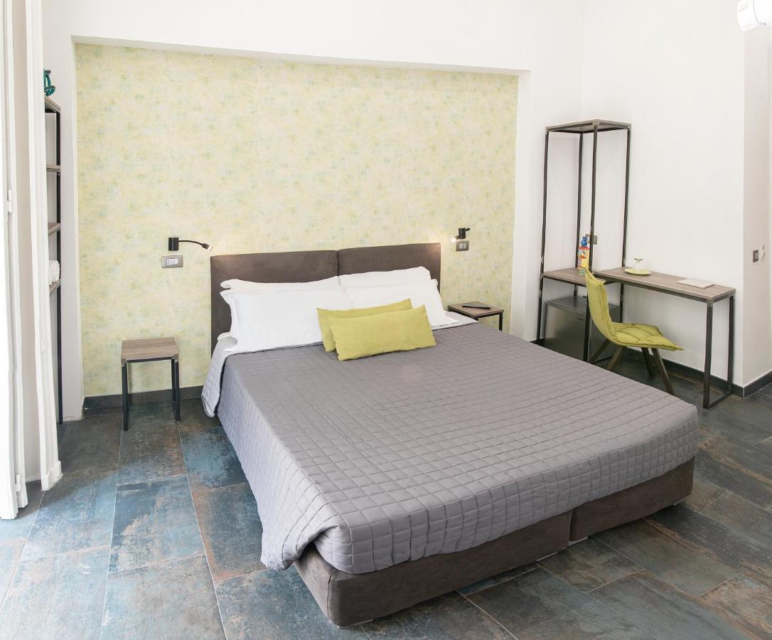 Napul'E 19 Hotel เนเปิลส์ ภายนอก รูปภาพ